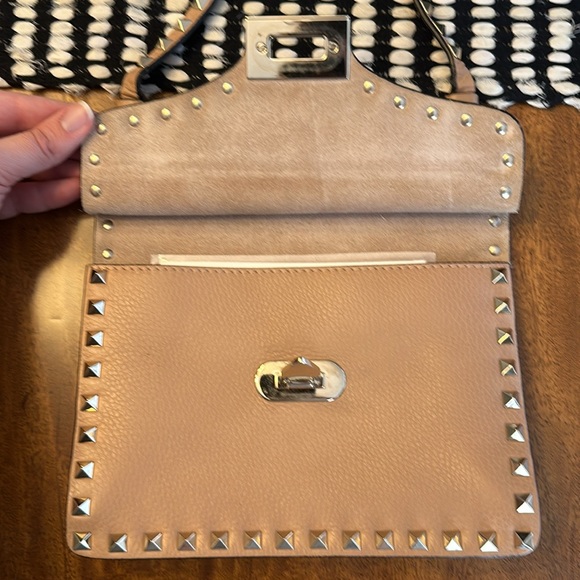 VALENTINO GARAVANI Rockstud Leather Lock-Flap Square Shoulder Bag Skin Sorbet - Picture 11 of 17